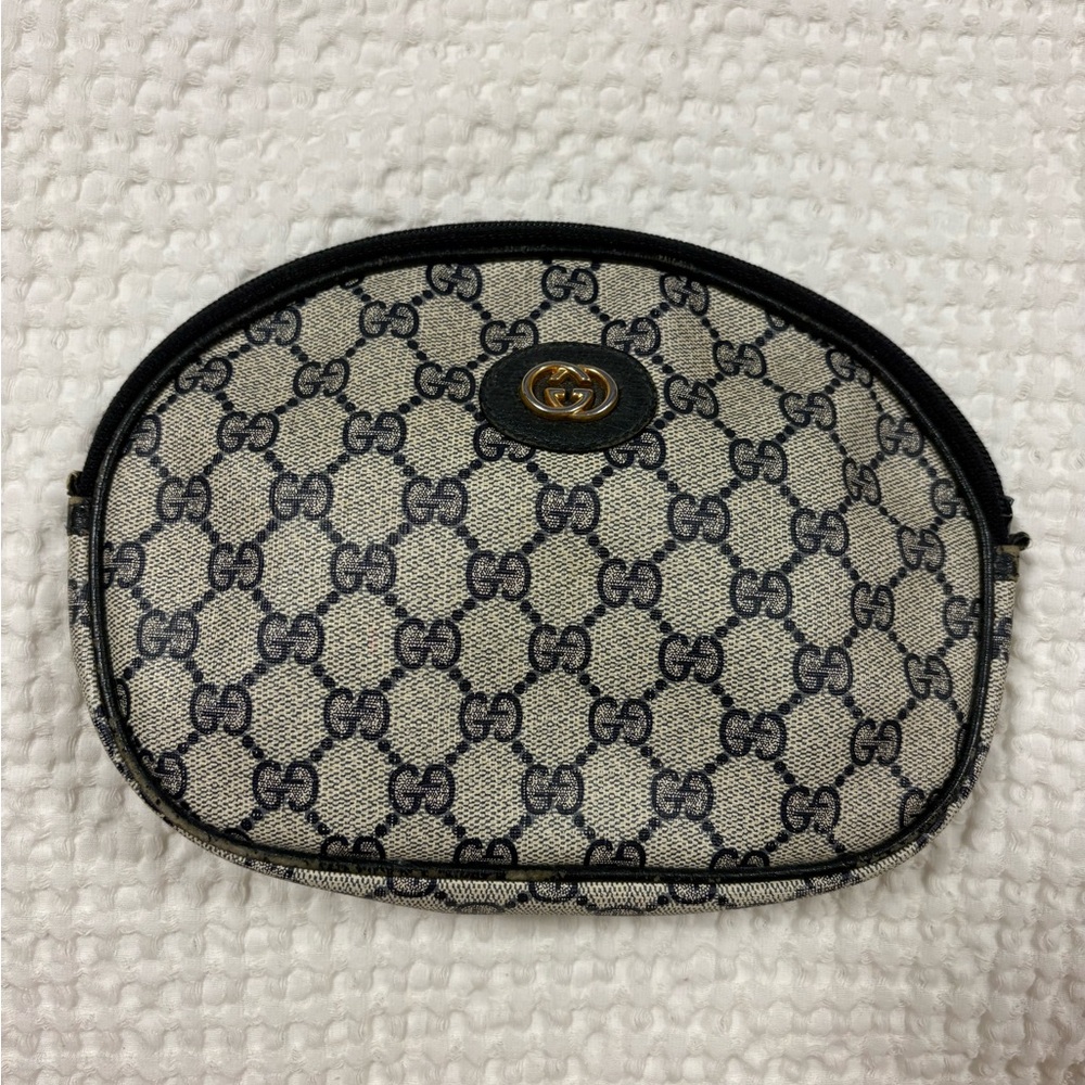 Gucci Beige and Navy  Cosmetic Case VINTAGE 1970 broken zipper